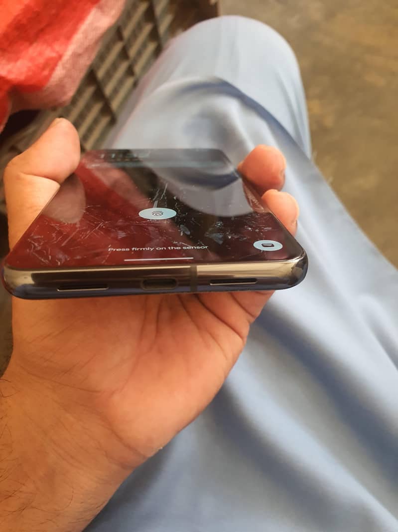 Google Pixel 8 Pro 2