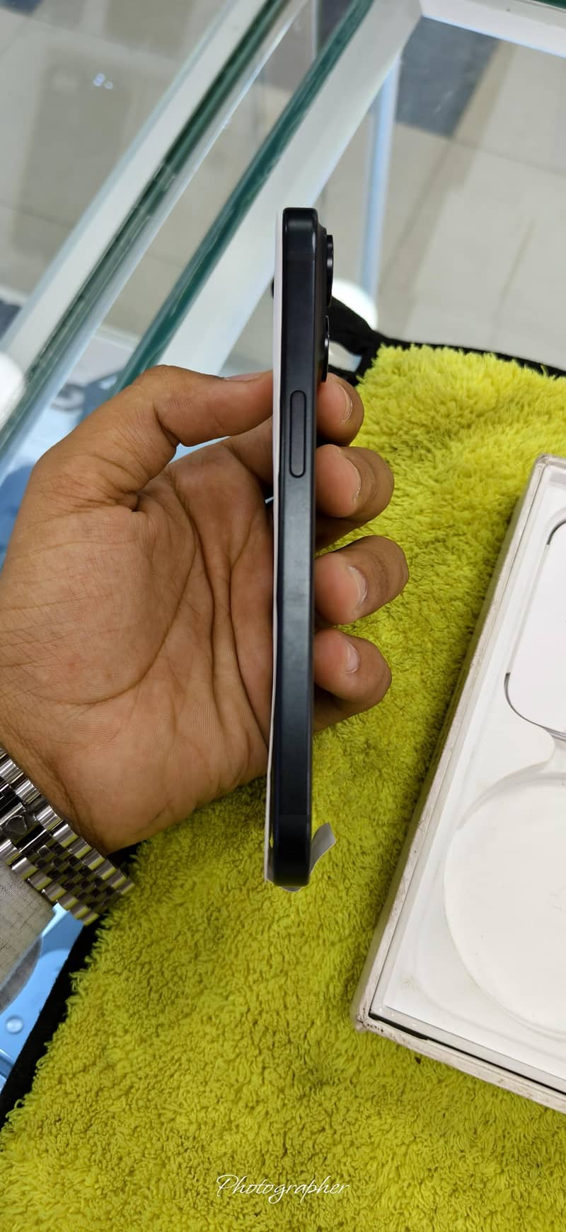 Apple iPhone 15 5