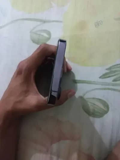 Apple iPhone 14 Pro 4