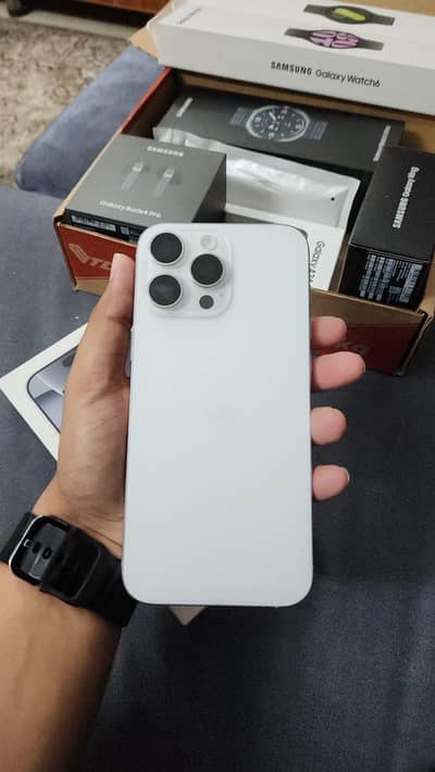 Apple iPhone 16 Pro Max