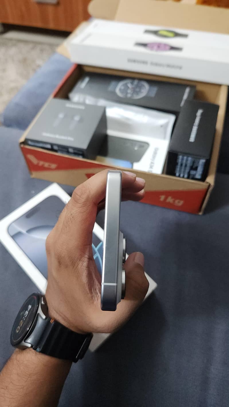 Apple iPhone 16 Pro Max 4
