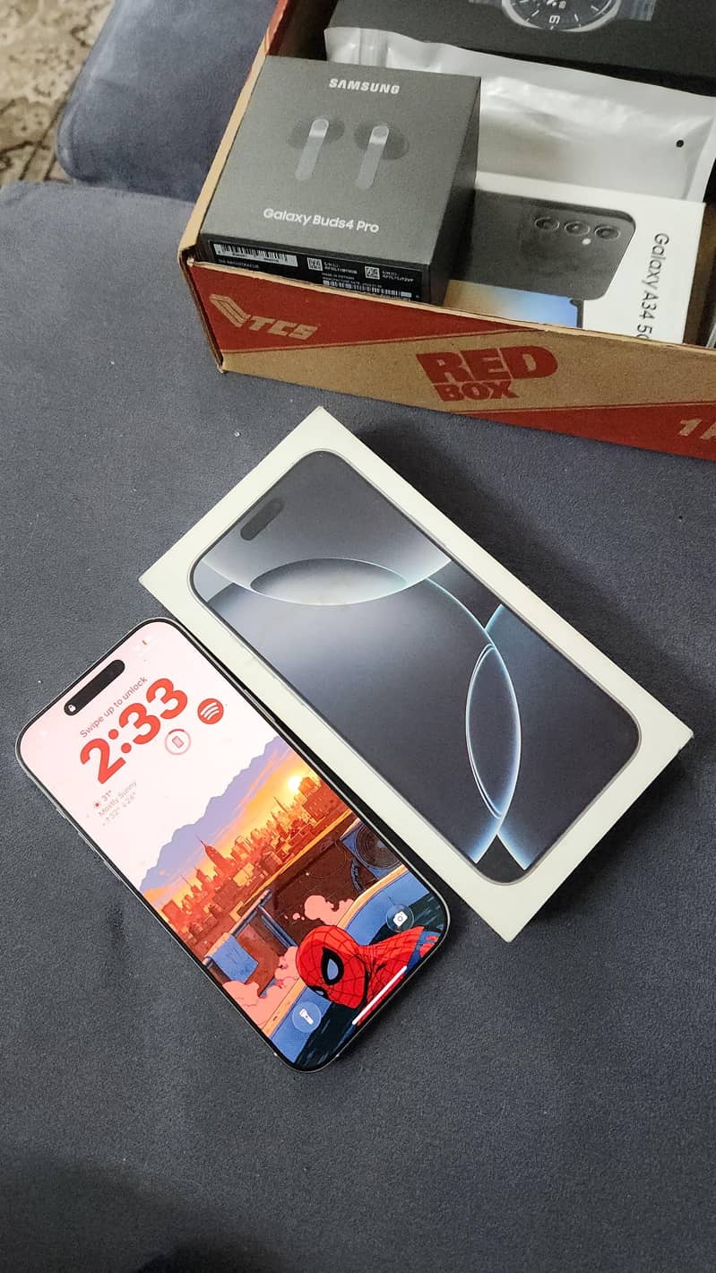 Apple iPhone 16 Pro Max 6