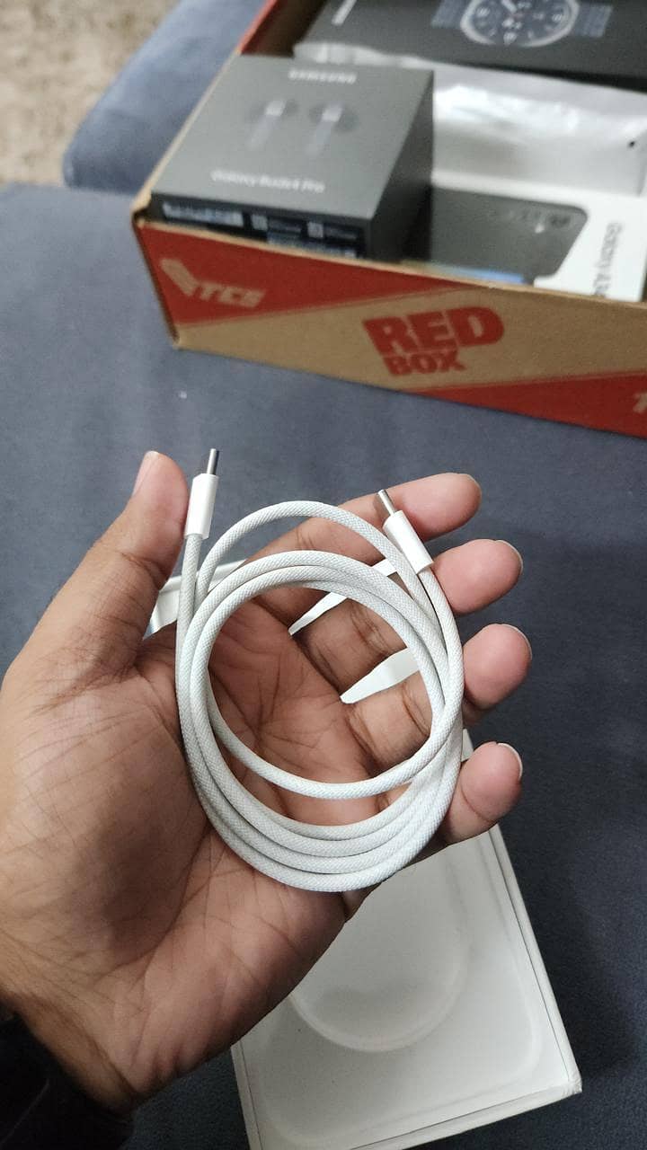 Apple iPhone 16 Pro Max 7
