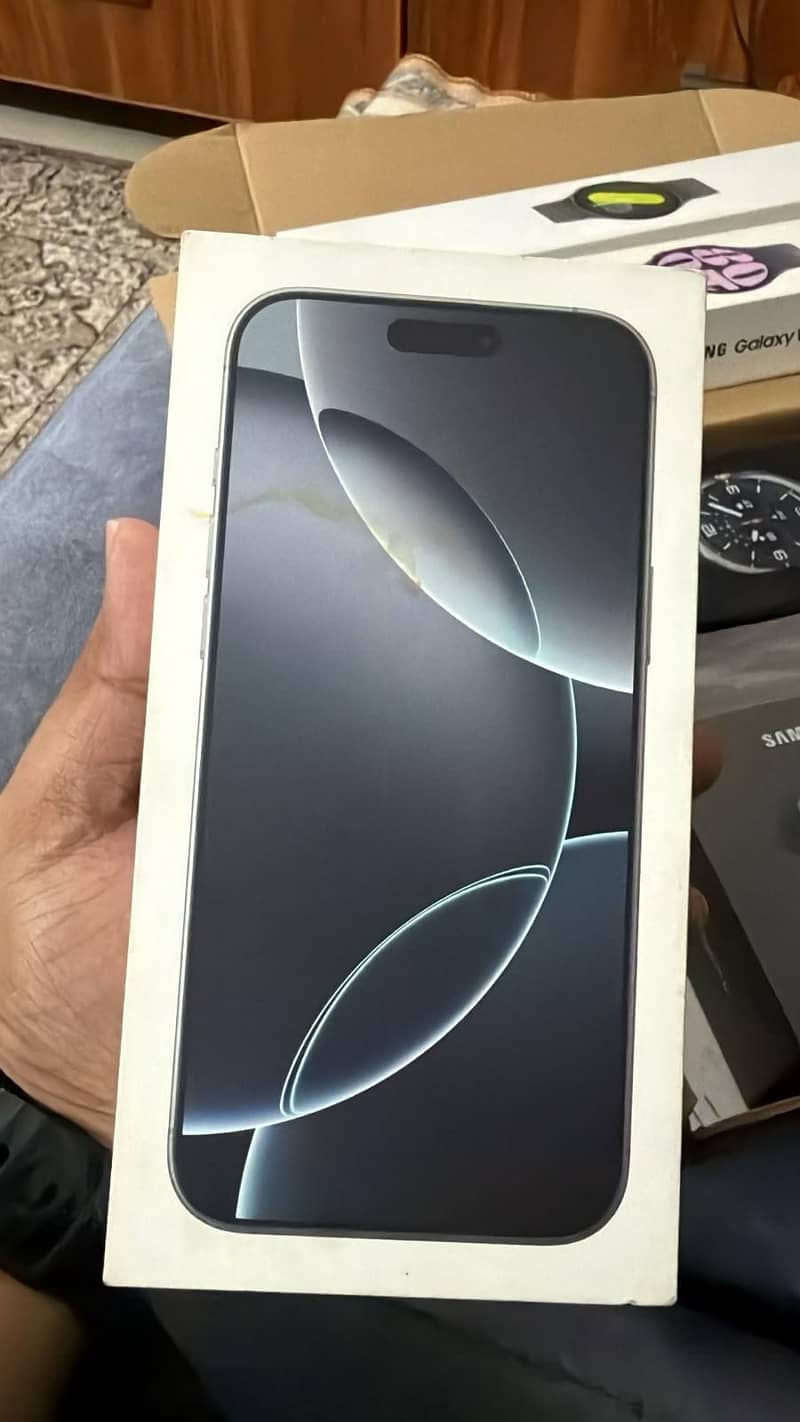 Apple iPhone 16 Pro Max 8