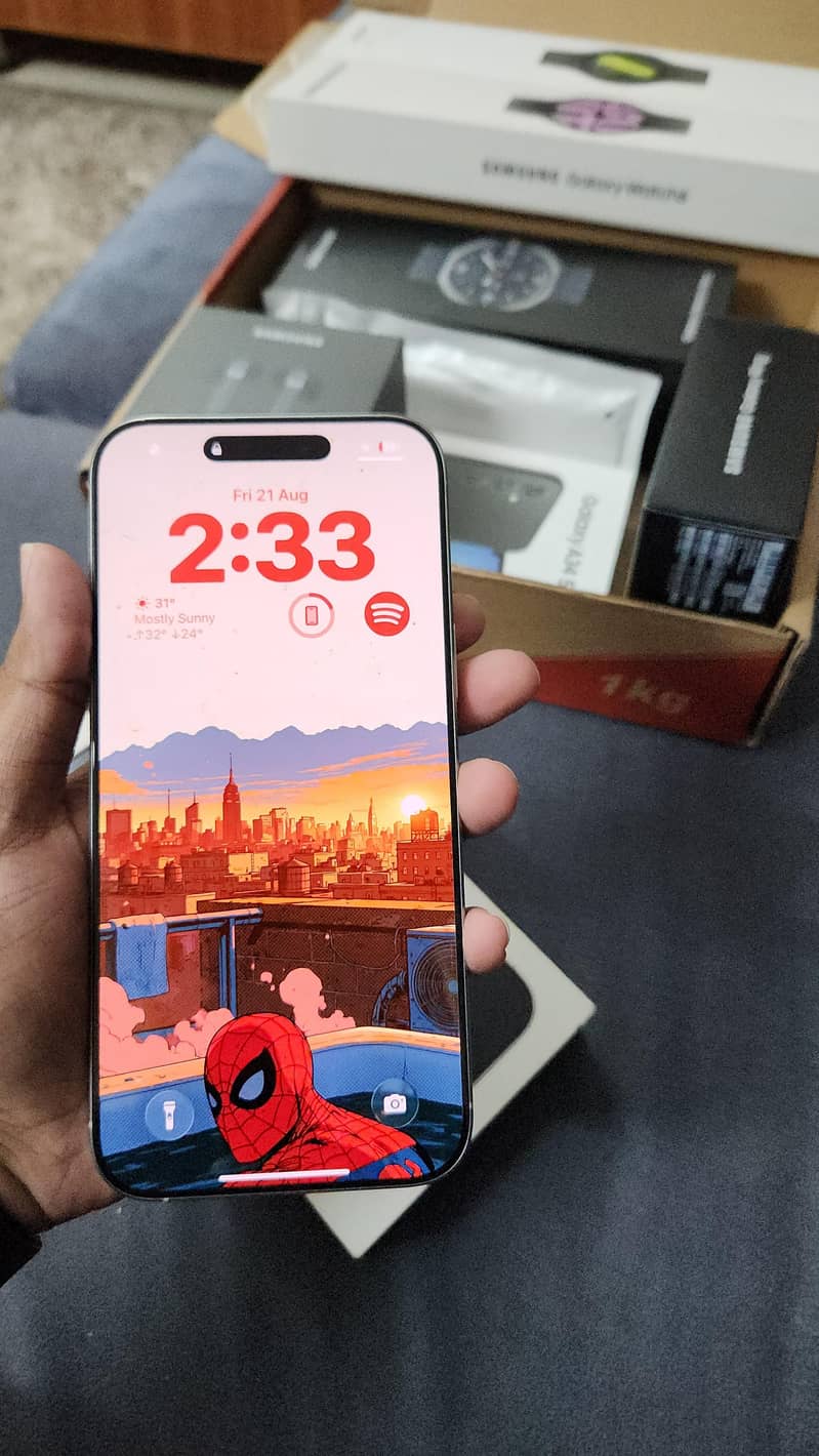 Apple iPhone 16 Pro Max 9