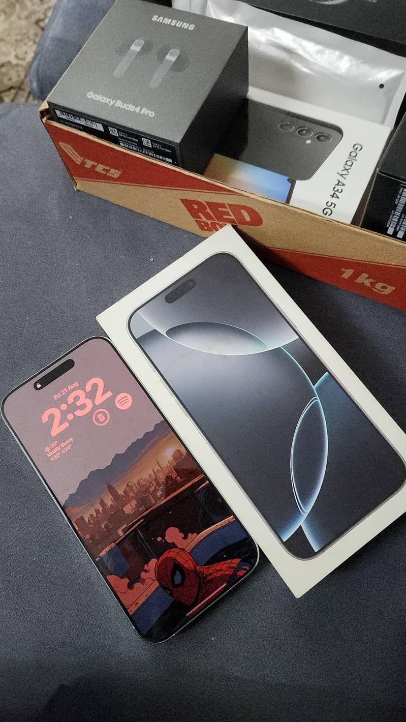 Apple iPhone 16 Pro Max 10