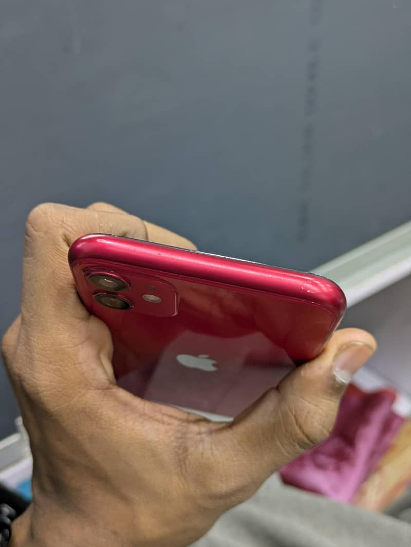 Apple iPhone 11 4