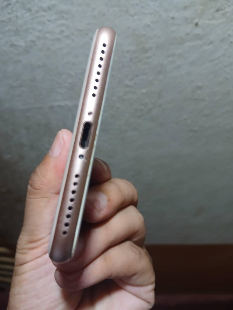 Apple iPhone 8 Plus 3
