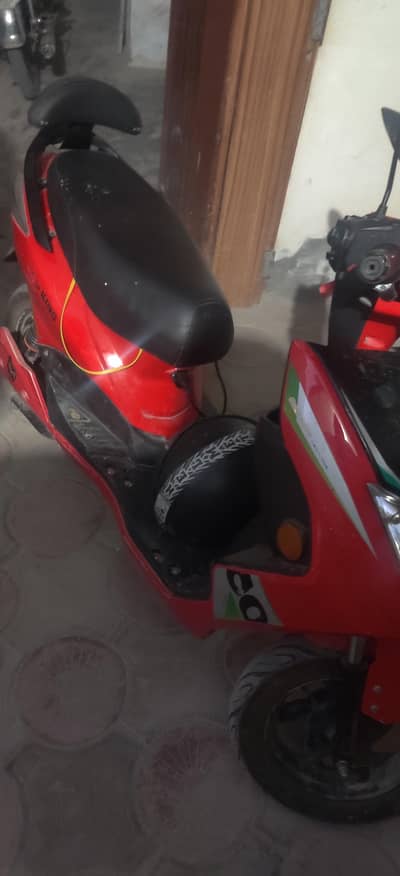 Road king electric scooty 85Km per charge