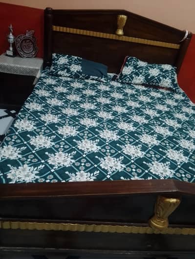 good quality. bed and side table