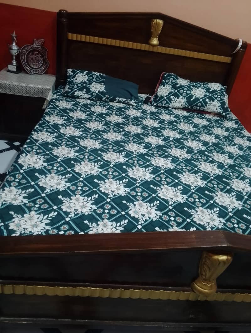sale  singlel bed +side table  interwood 0