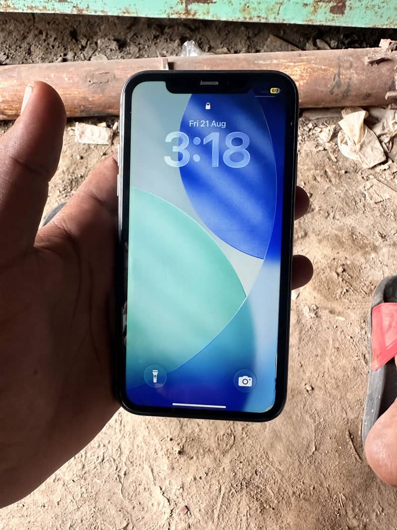 Apple iPhone 11 4