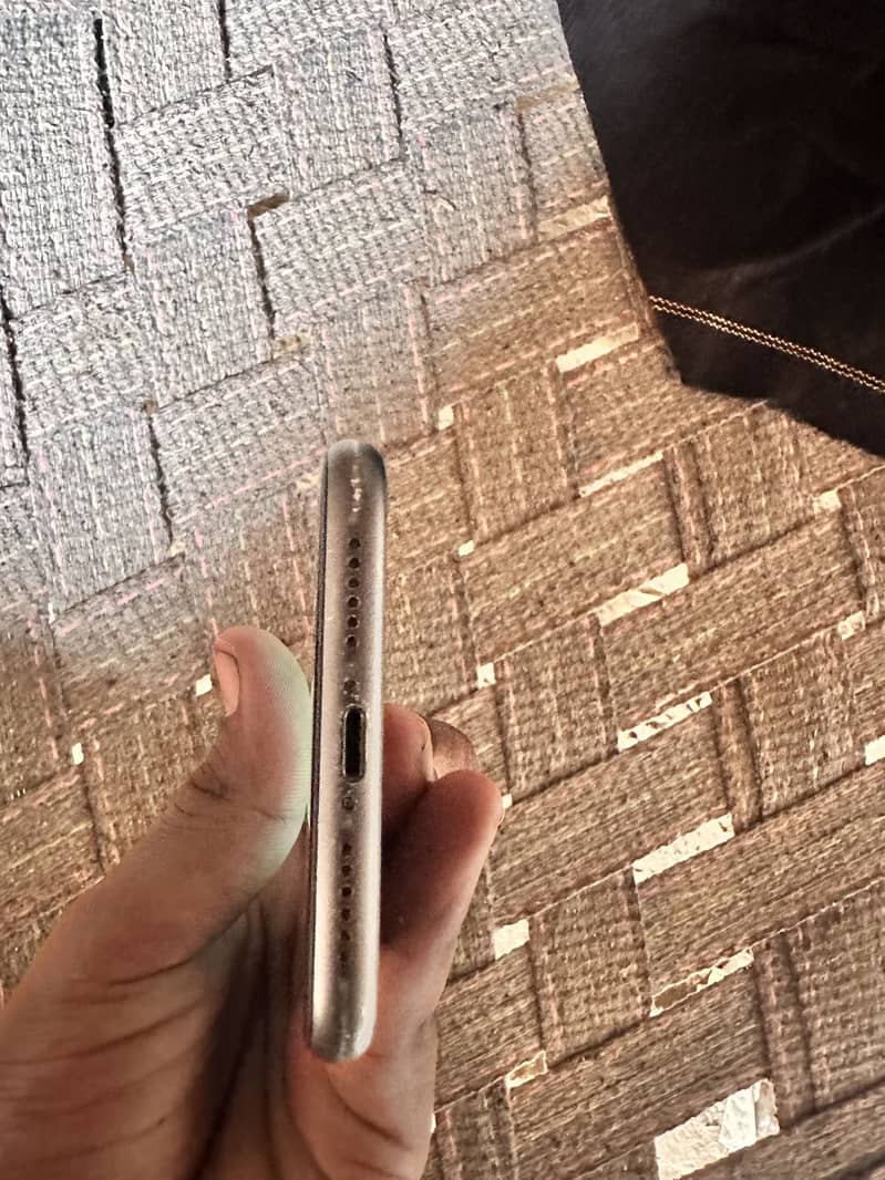 Apple iPhone 11 5