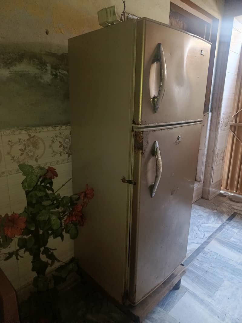 Refrigerator 0