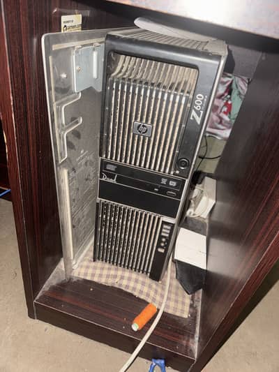 HP Z600 Workstation (Perfect for gaming and office use)