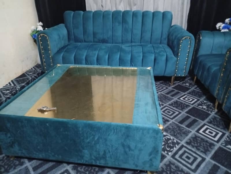 5 seater sofa with table 1