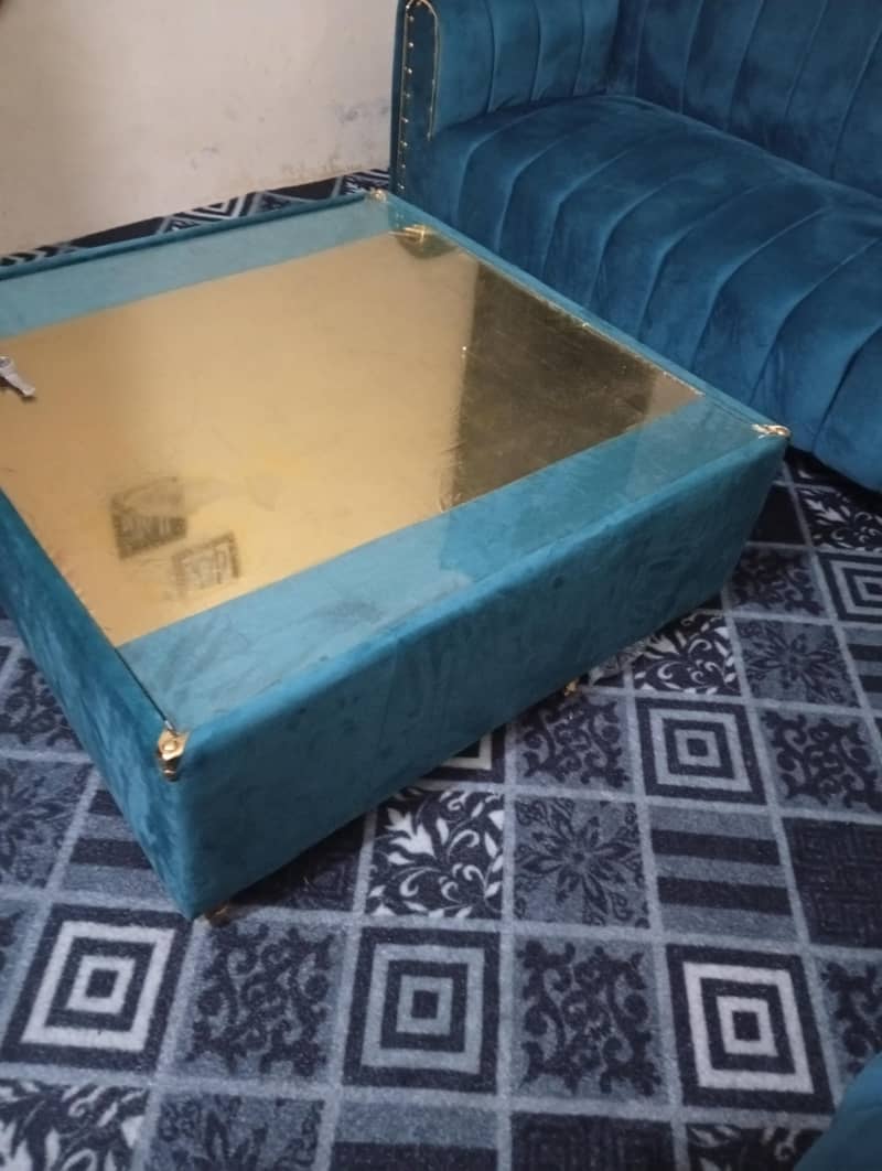 5 seater sofa with table 3