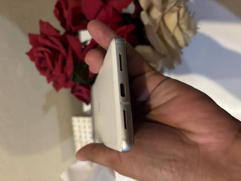 Google Pixel 7 4