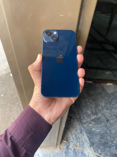 Apple iPhone 13