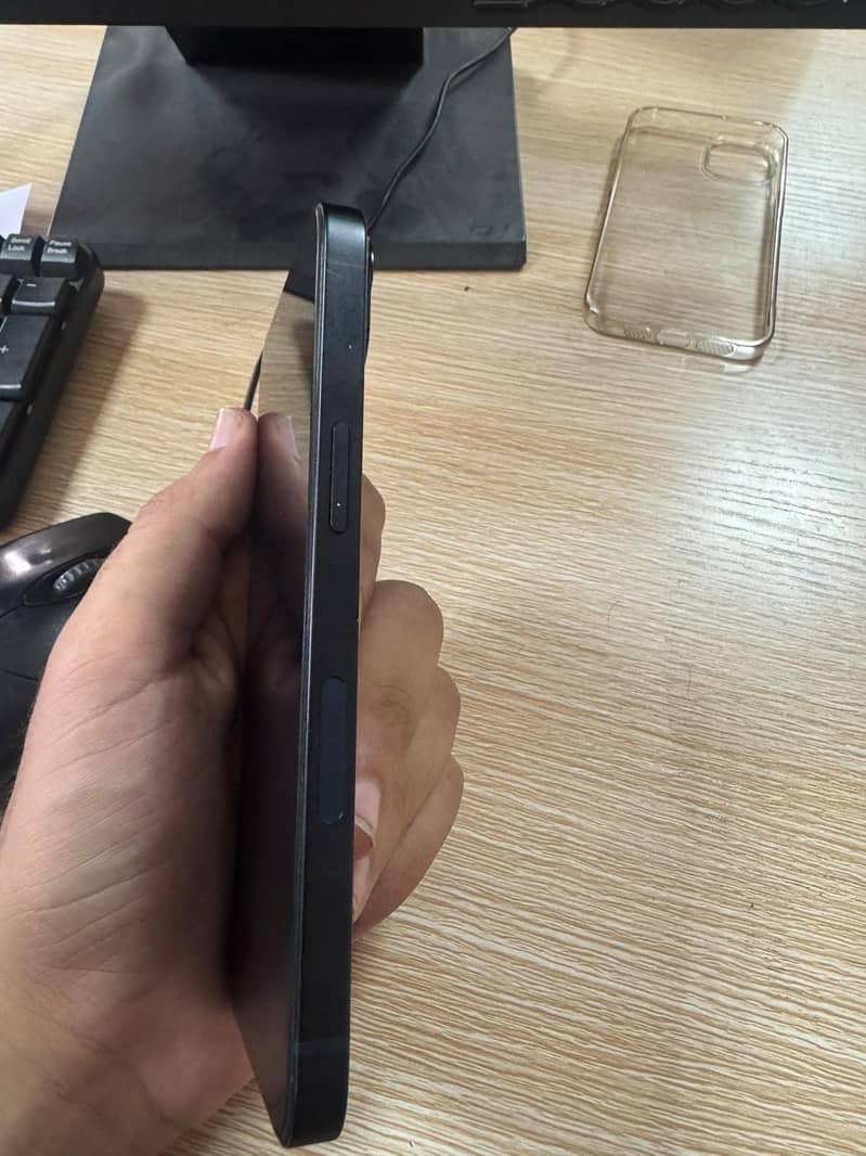 Apple iPhone 13 7