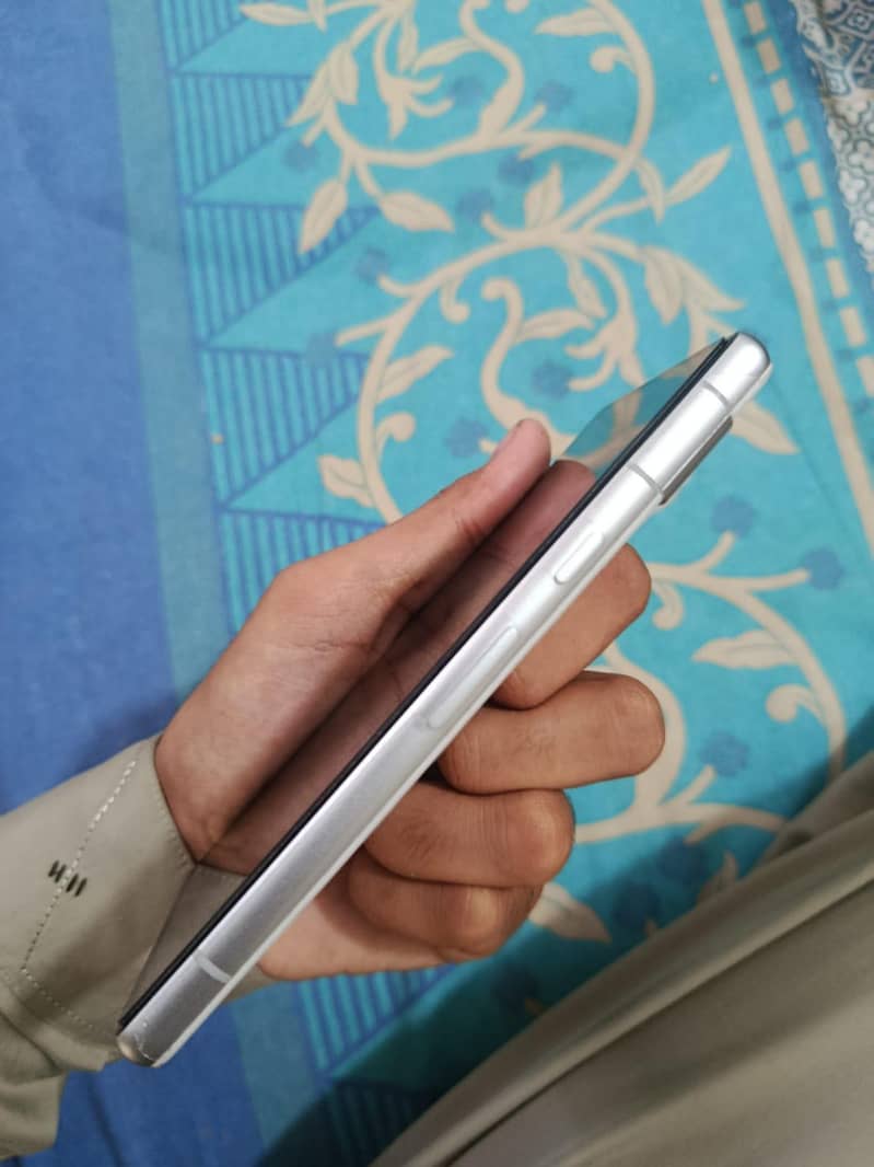 Google Pixel 7a 2
