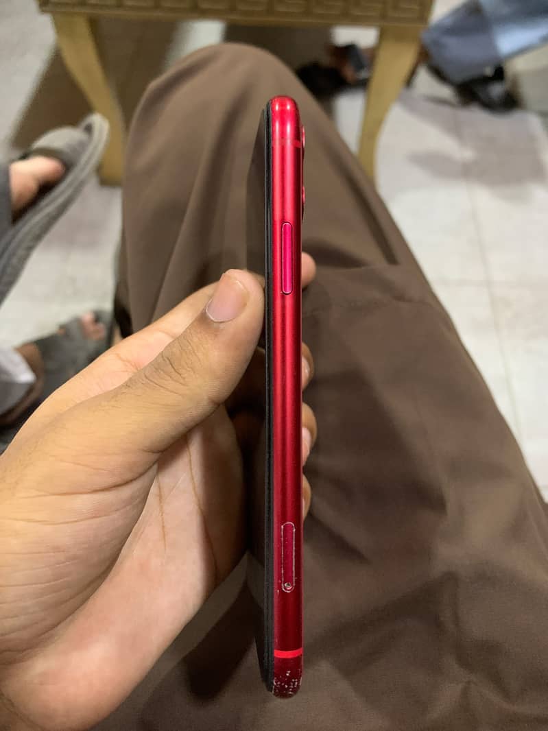 Apple iPhone 11 4