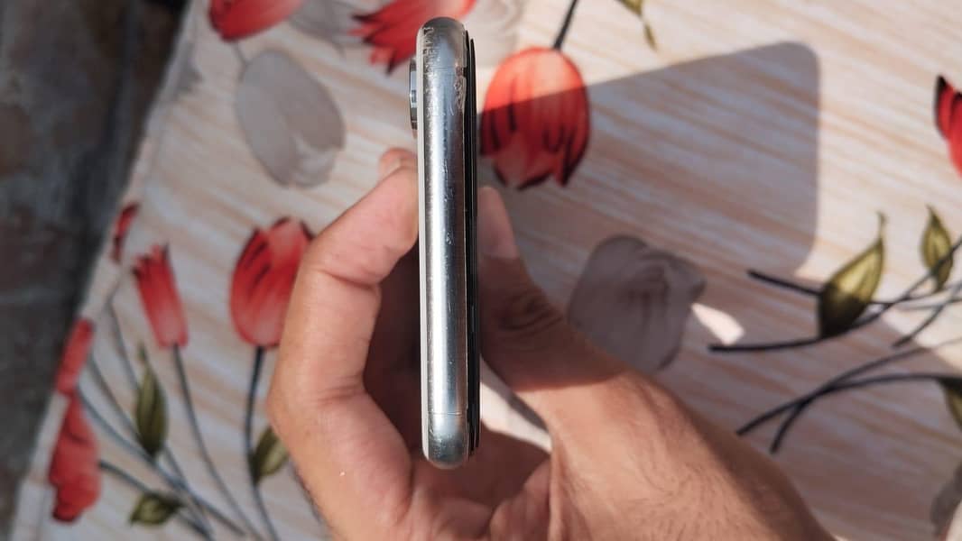 Apple iPhone X 3
