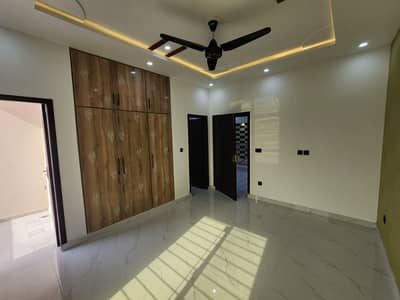 Corner Unit With Extra Light (Rs. 75,000/Month) Portion For Rent