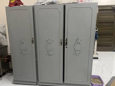 Wooden 3 door wardrobe