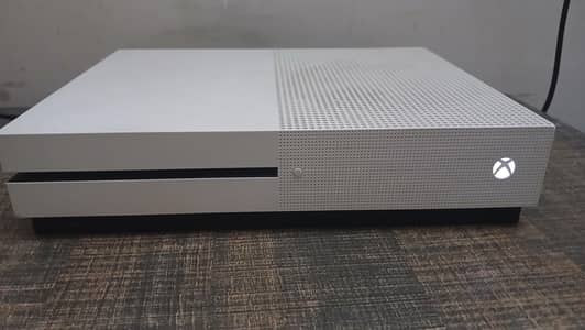 Xbox one S 1tb with extra controller
