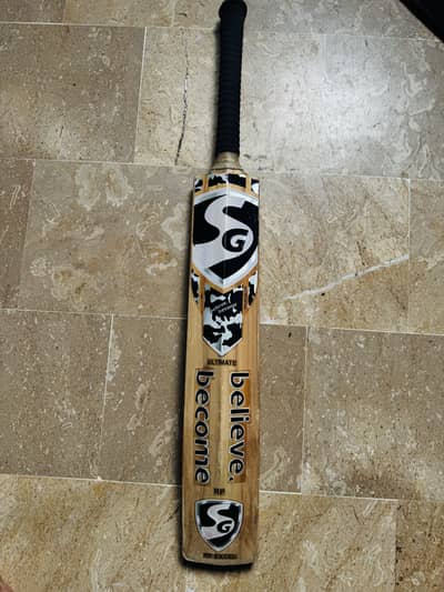Premium English Willow Bat - Light weight - Custom made