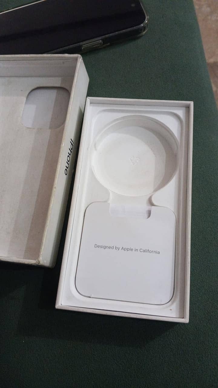 Apple iPhone 15 Pro 4