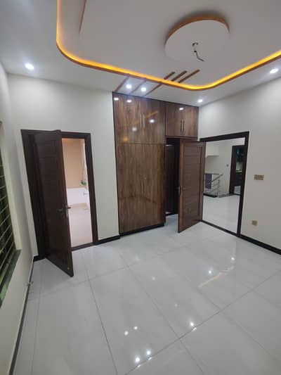 10 Marla Ground Floor Portion For Rent