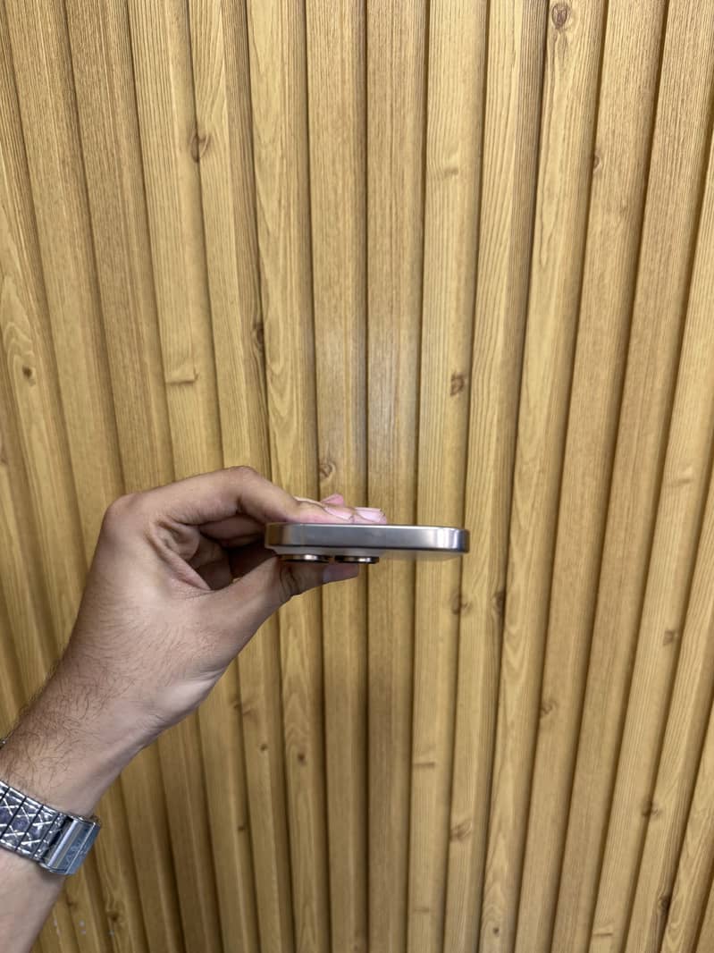iPhone 16 Pro 5