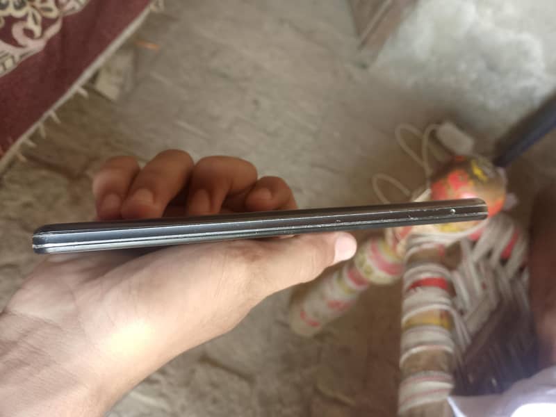 Sharp Aquos R5G 3