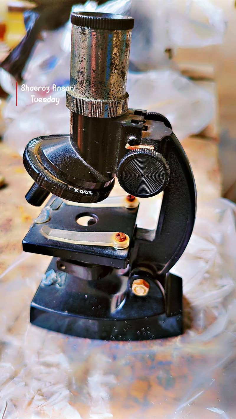 Rs 2500 microscope  3