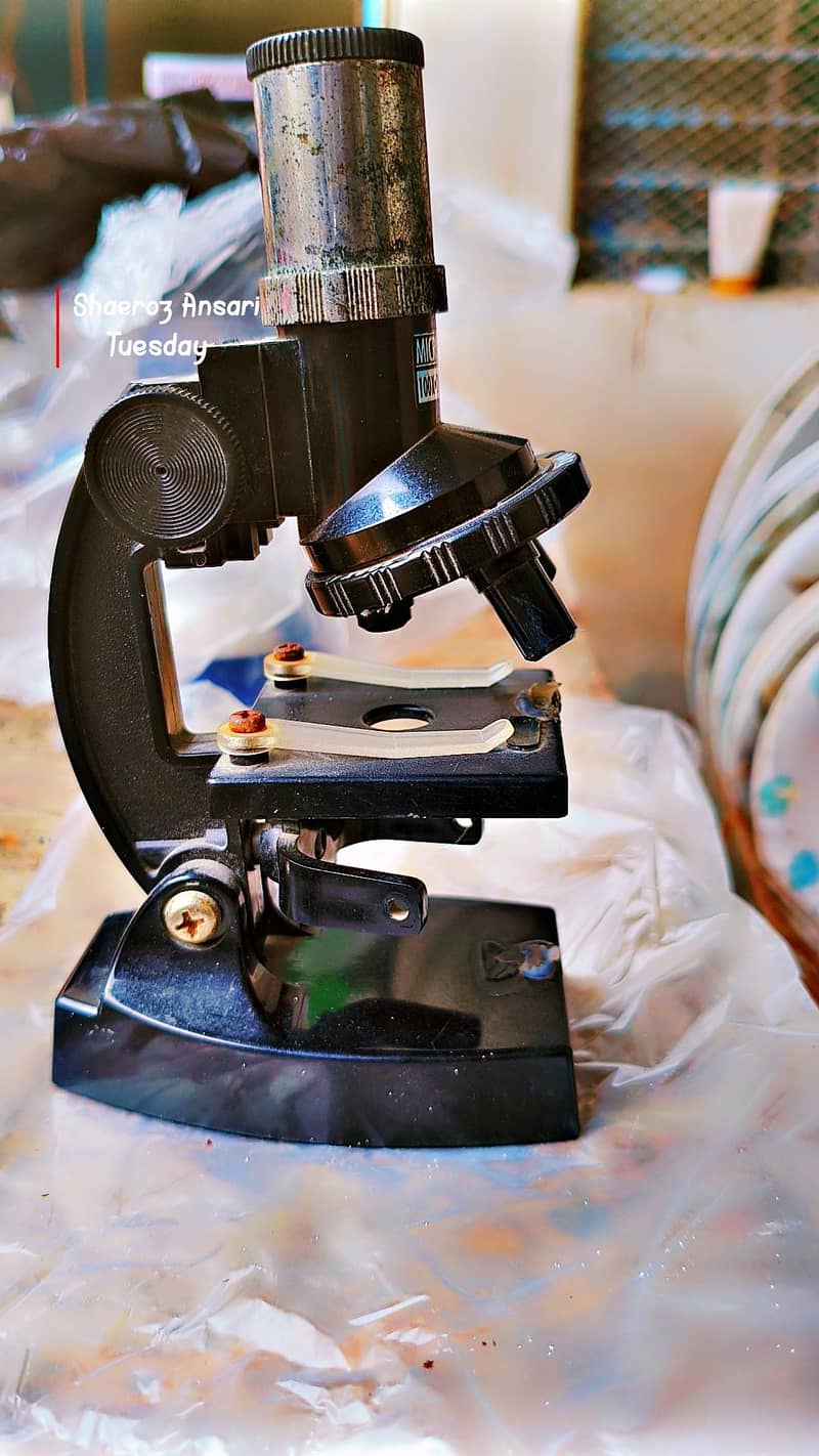 Rs 2500 microscope  4