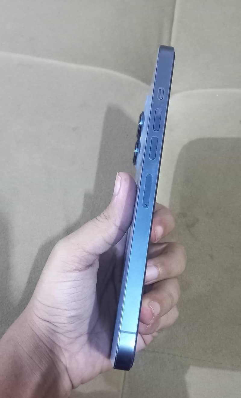 Apple iPhone 13 Pro Max 4