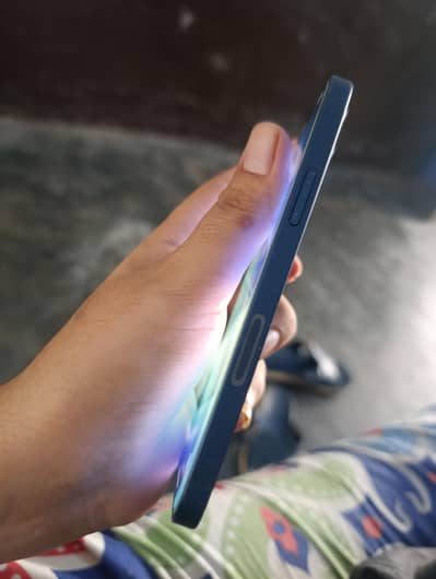 Apple iPhone 12