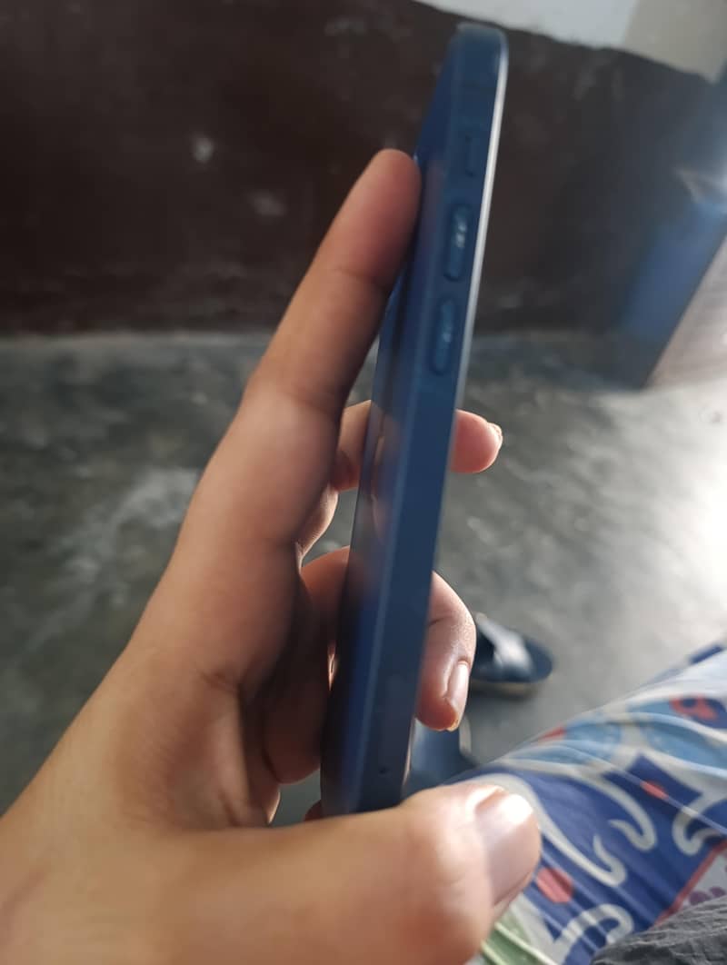 Apple iPhone 12 2