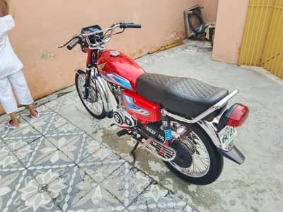 Honda 125 home use bike ha contact whtsap 0315 050483 bqe info whtsap