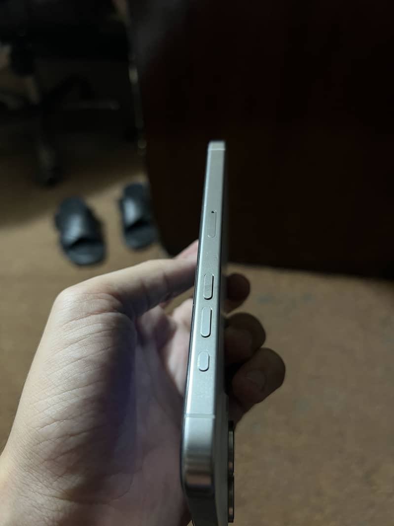 Apple iPhone 15 Pro Max 3