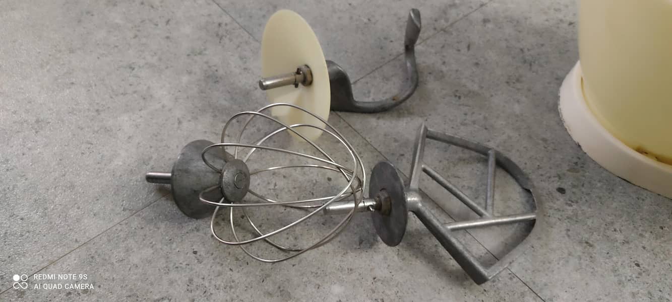 Stand mixer 1