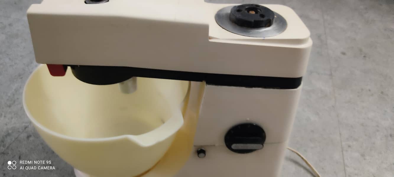 Stand mixer 4