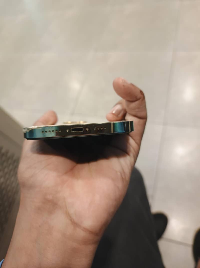 Apple iPhone 12 Pro Max 3