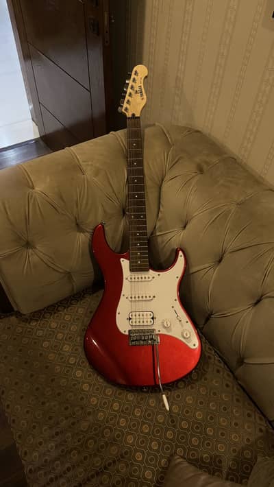 Electric Yamaha Guitar EG112C with Amplifier