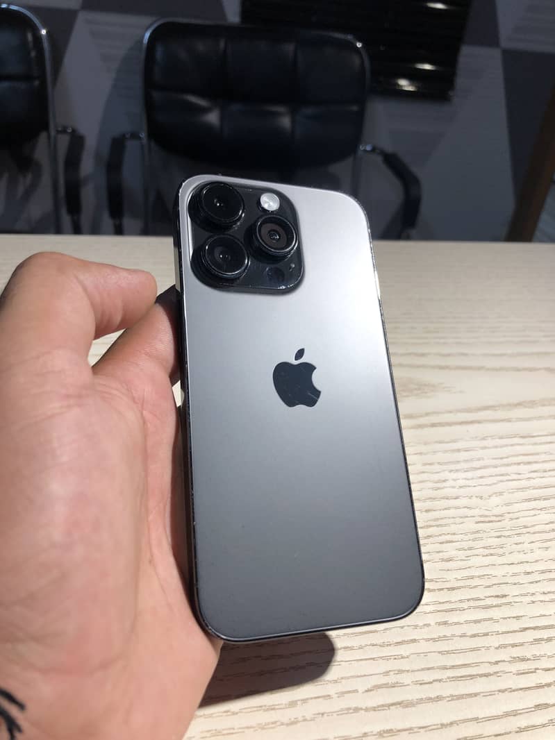 Apple iPhone 14 Pro 3