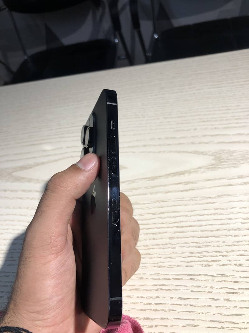 Apple iPhone 14 Pro 4
