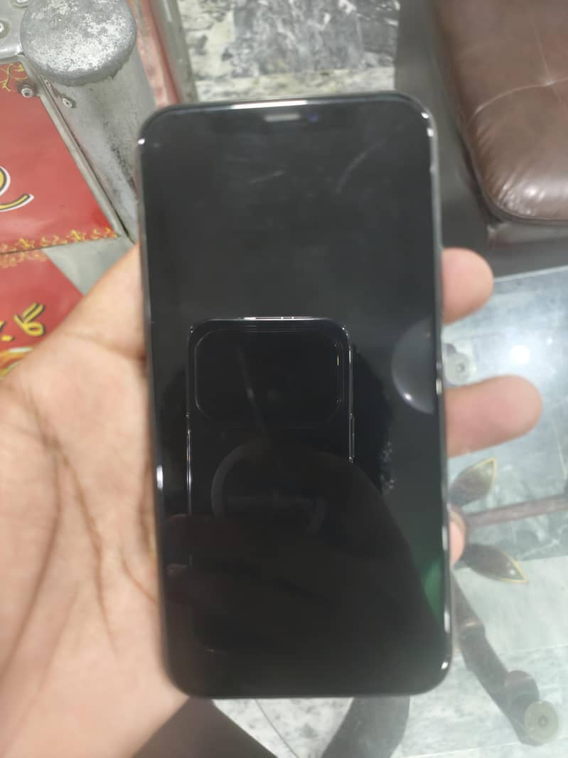 Apple iPhone 11 Pro 1