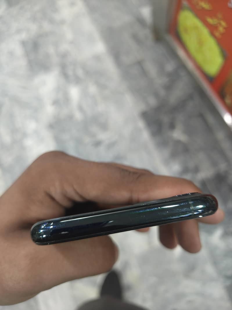 Apple iPhone 11 Pro 3